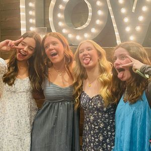 Meet your Posher, Ava